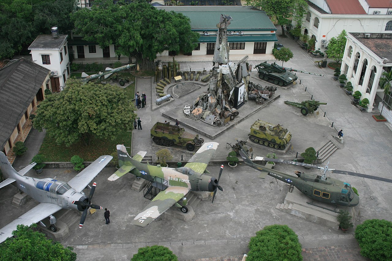 1280px-Vietnam_military_museum