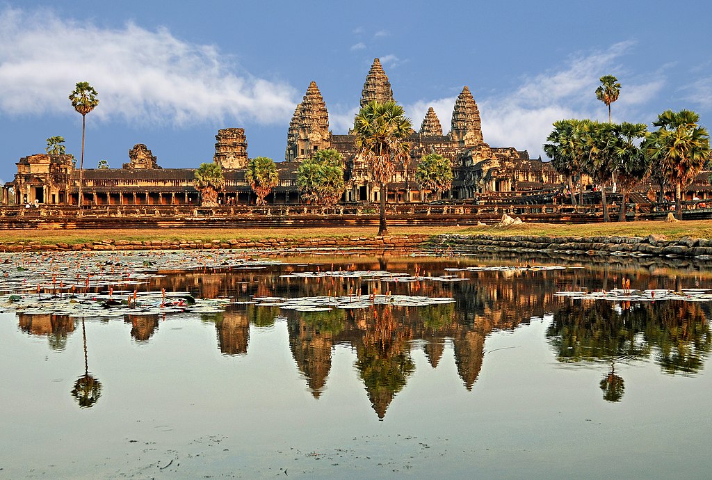 1024px-Cambodia_2638B_-_Angkor_Wat