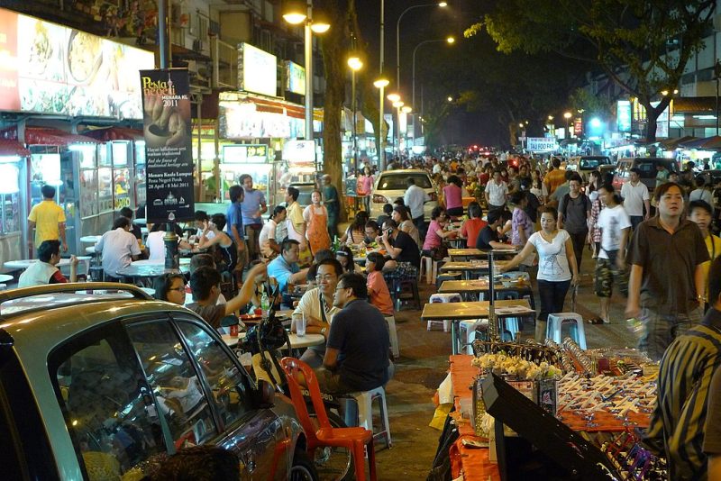 Street_food_at_Jalan_Alor,_Kuala_Lumpur,_Malaysia