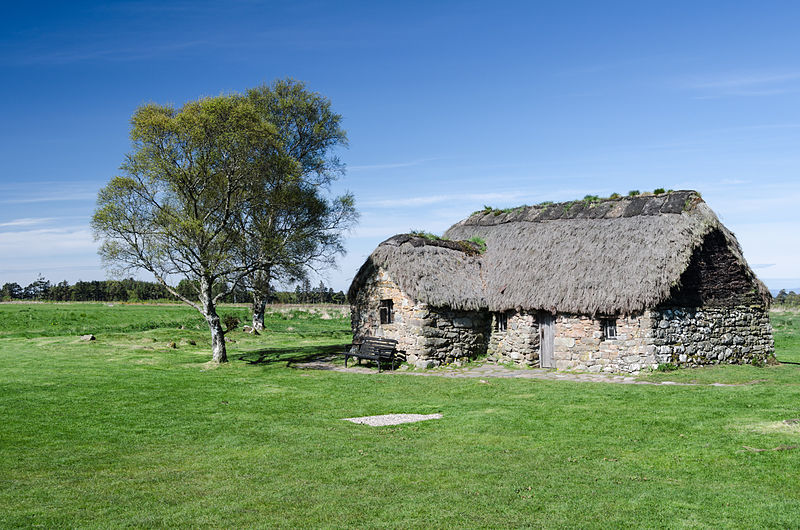 Florian Fuchs, Culloden Battlefield- Leanach Cottage in Culloden Moor, CC BY 3.0 Via Wikimedia Commons