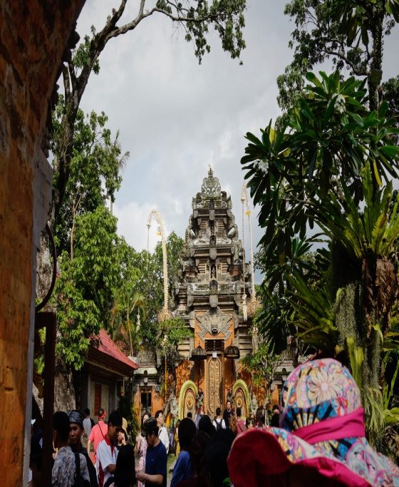 Explore Ubud Palace, Bali