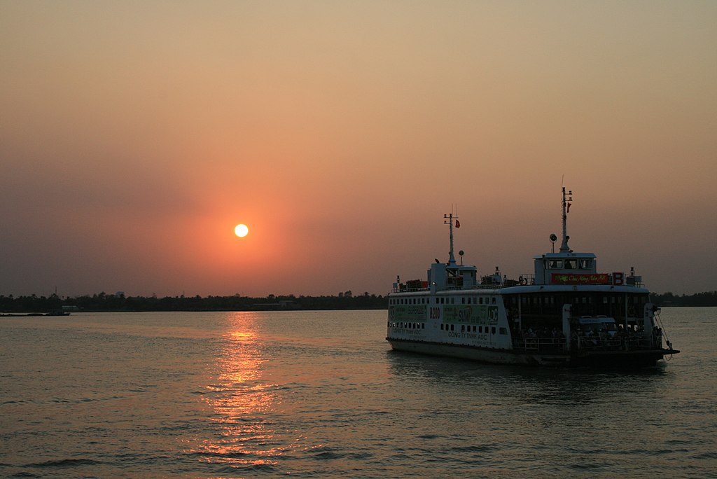 1024px-Sunset on the Mekong_River