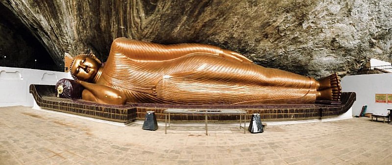 Statue de Bouddha dans la grotte de Fa Hien