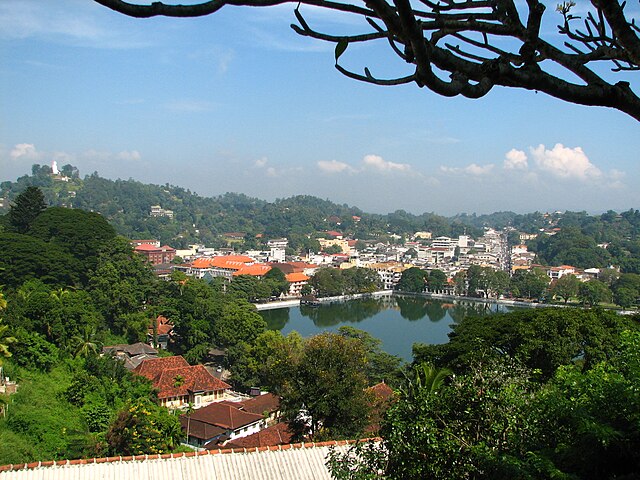 Kandy Lake