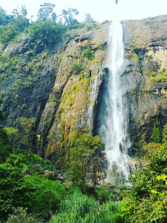 Diyaluma Falls 