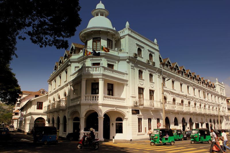 QUEENS HOTEL KANDY LAKE