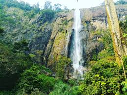 Diyaluma falls