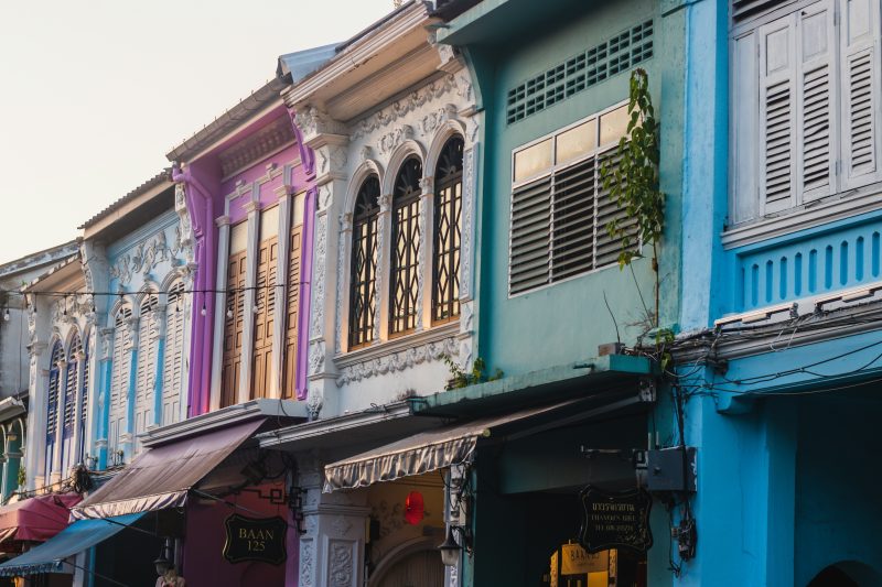 From Viewpoints to Night Markets: Romantic Things to Do in Phuket