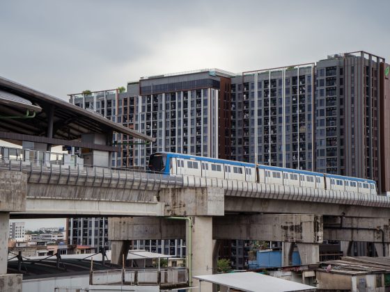 How to Explore Bangkok by MRT from Ratchada