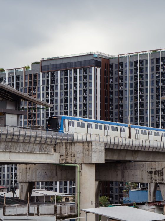 How to Explore Bangkok by MRT from Ratchada