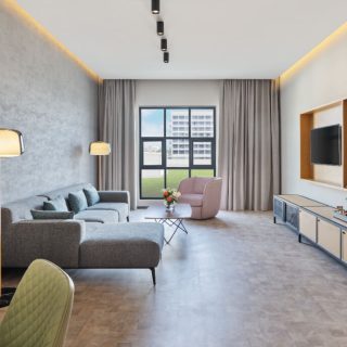 What Should Travellers Consider When Choosing a Hotel Between Dubai Marina and Jebel Ali?